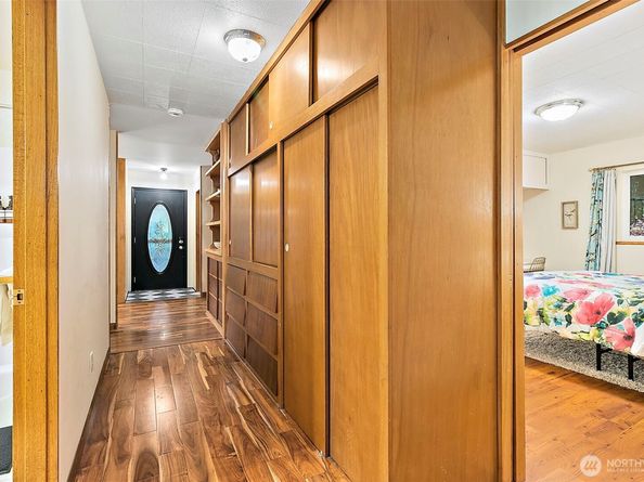 15226 26th Avenue SW, Burien WA 98166