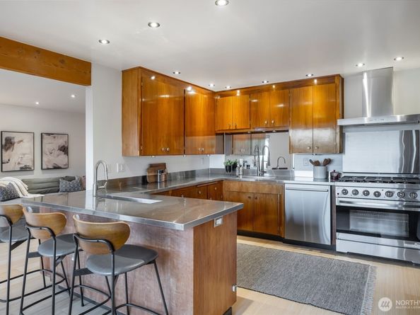 6620 57th Avenue NE, Seattle WA 98115