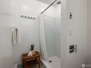 6620 57th Avenue NE, Seattle WA 98115