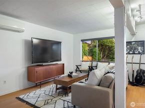 6620 57th Avenue NE, Seattle WA 98115