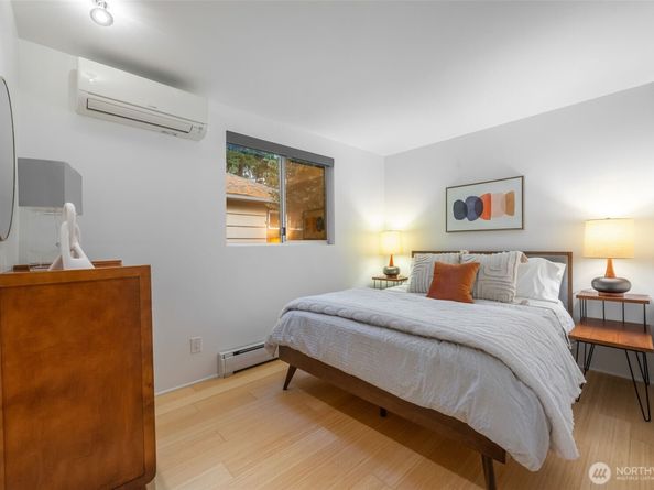 6620 57th Avenue NE, Seattle WA 98115