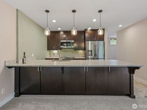 6 Lake Bellevue Drive 211, Bellevue WA 98005