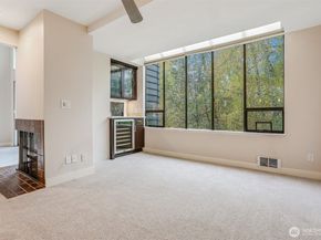 6 Lake Bellevue Drive 211, Bellevue WA 98005
