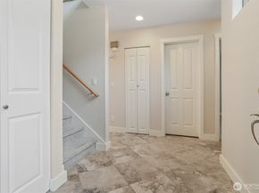 6 Lake Bellevue Drive 211, Bellevue WA 98005