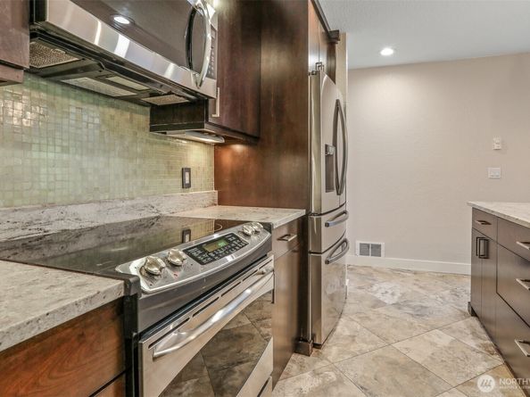 6 Lake Bellevue Drive 211, Bellevue WA 98005