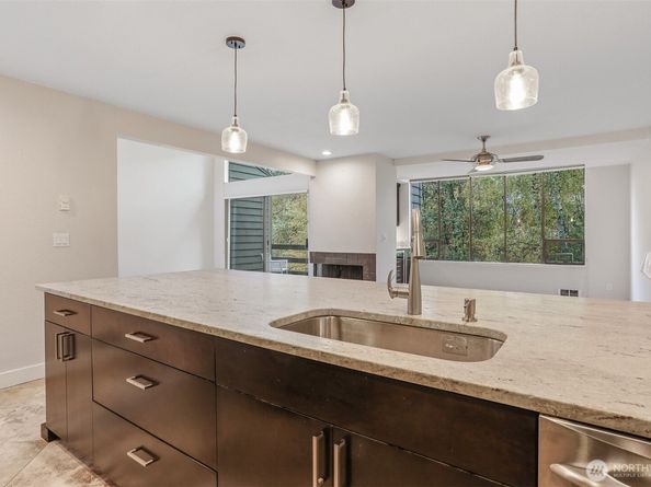 6 Lake Bellevue Drive 211, Bellevue WA 98005