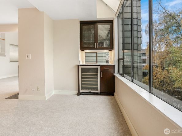 6 Lake Bellevue Drive 211, Bellevue WA 98005