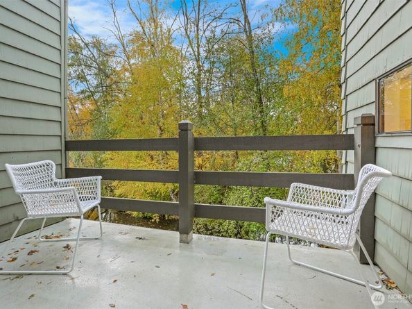 6 Lake Bellevue Drive 211, Bellevue WA 98005