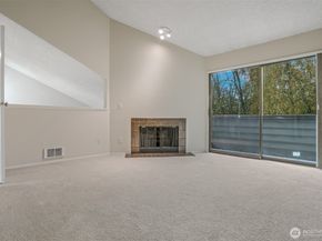 6 Lake Bellevue Drive 211, Bellevue WA 98005