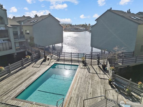 6 Lake Bellevue Drive 211, Bellevue WA 98005