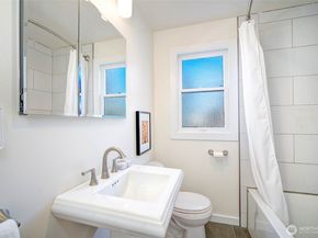 9016 Corliss Avenue N, Seattle WA 98103