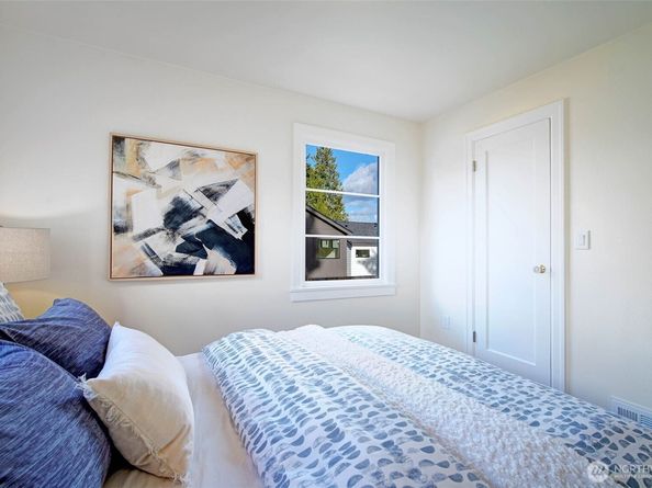 9016 Corliss Avenue N, Seattle WA 98103