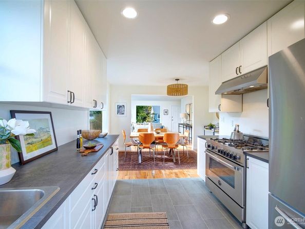 9016 Corliss Avenue N, Seattle WA 98103