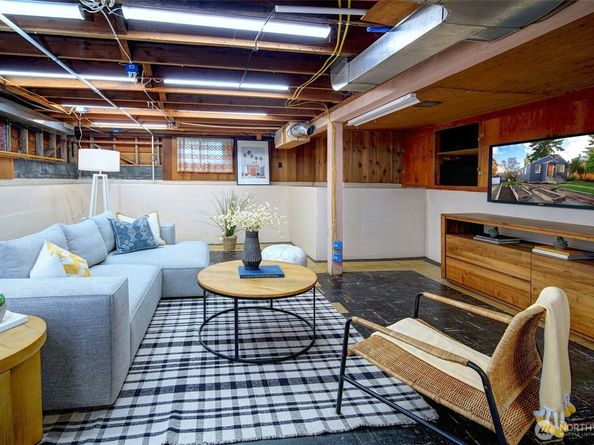 9016 Corliss Avenue N, Seattle WA 98103