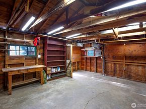 9016 Corliss Avenue N, Seattle WA 98103