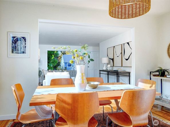 9016 Corliss Avenue N, Seattle WA 98103