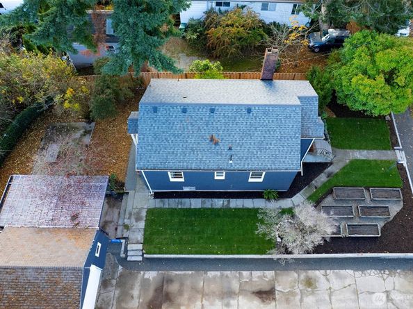 9016 Corliss Avenue N, Seattle WA 98103