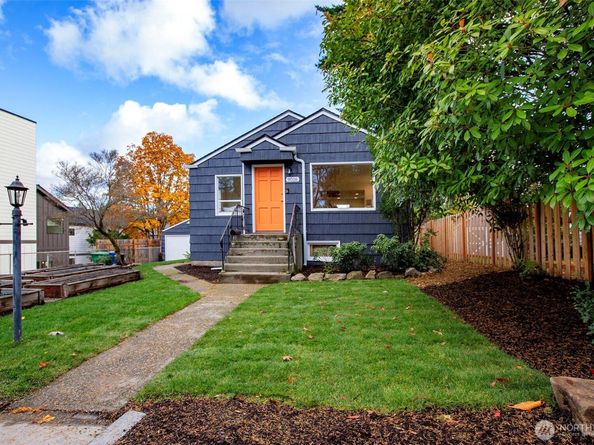 9016 Corliss Avenue N, Seattle WA 98103