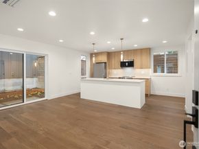 104 NE 44th Street, Seattle WA 98105