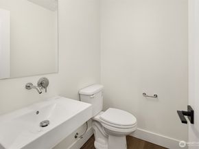 104 NE 44th Street, Seattle WA 98105