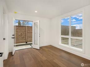 104 NE 44th Street, Seattle WA 98105