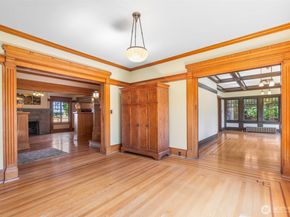 1220 10th Avenue E, Seattle WA 98102