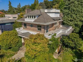 1220 10th Avenue E, Seattle WA 98102