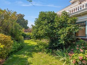 1220 10th Avenue E, Seattle WA 98102