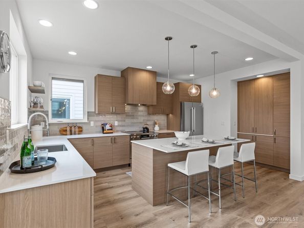 9017 Dibble Avenue NW, Seattle WA 98117