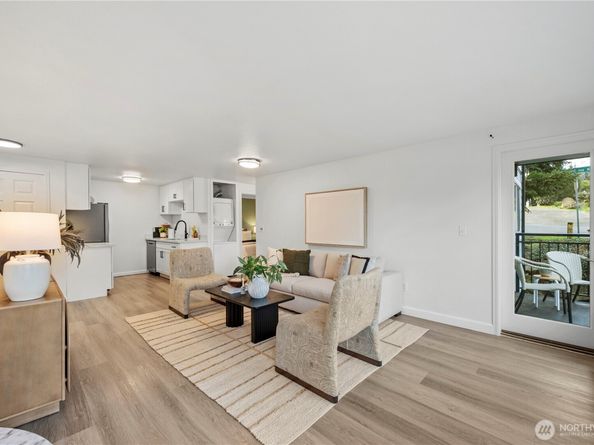 707 N 130th B204, Seattle WA 98133