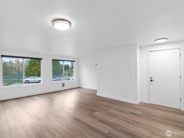 707 N 130th B204, Seattle WA 98133