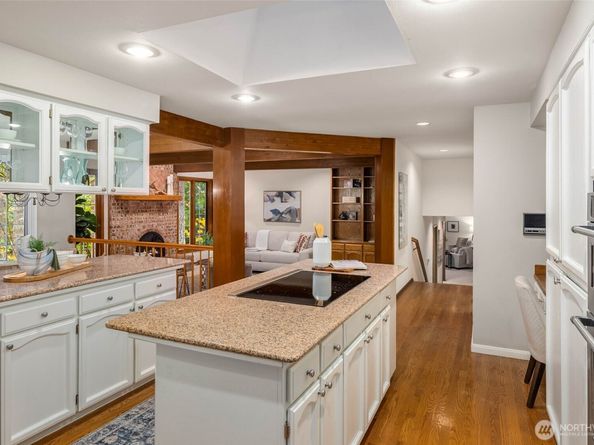 16424 NE 169th Place, Woodinville WA 98072