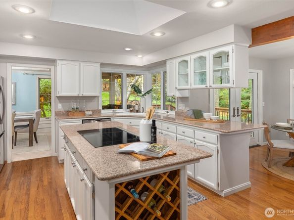 16424 NE 169th Place, Woodinville WA 98072