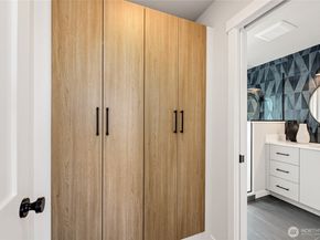 2817 Franklin Avenue E A, Seattle WA 98102