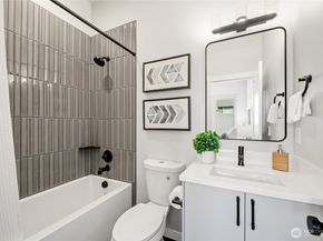 2817 Franklin Avenue E A, Seattle WA 98102