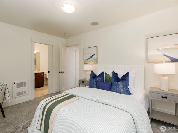 2817 14th Avenue W A, Seattle WA 98119