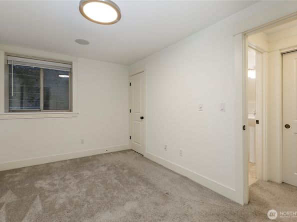 2817 14th Avenue W A, Seattle WA 98119