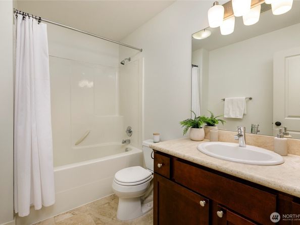 2817 14th Avenue W A, Seattle WA 98119