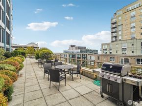 2716 Elliot Avenue 301, Seattle WA 98121