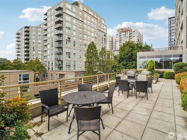 2716 Elliot Avenue 301, Seattle WA 98121