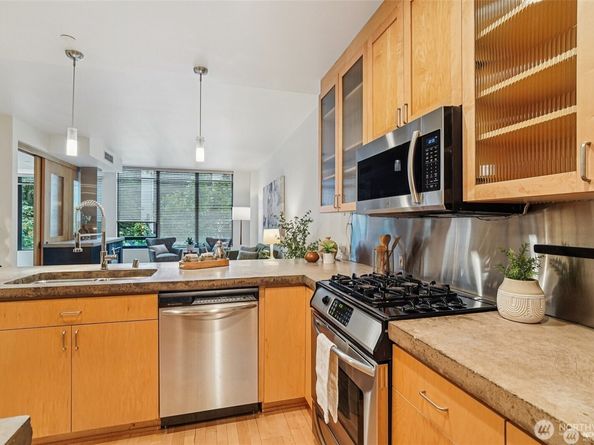 2716 Elliot Avenue 301, Seattle WA 98121