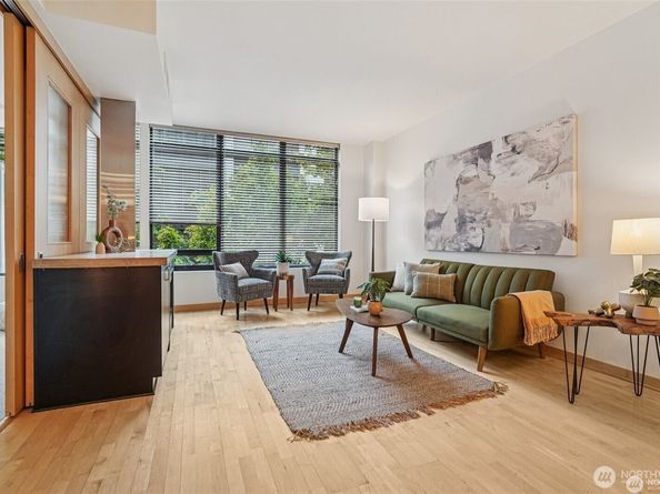 2716 Elliot Avenue 301, Seattle WA 98121