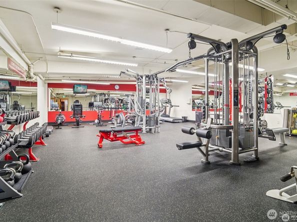 2716 Elliot Avenue 301, Seattle WA 98121