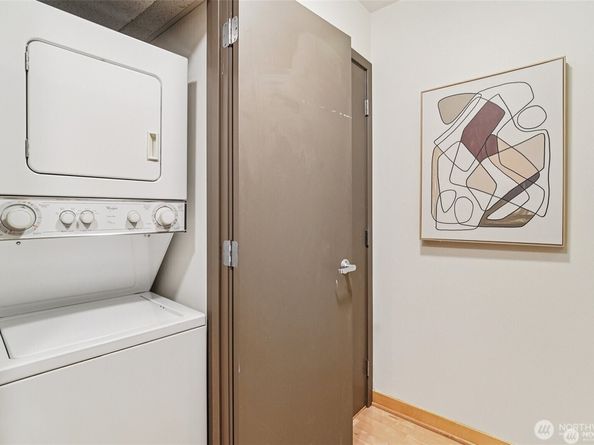 2716 Elliot Avenue 301, Seattle WA 98121