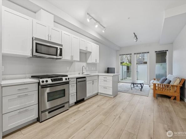 375 Kirkland Avenue 108, Kirkland WA 98033