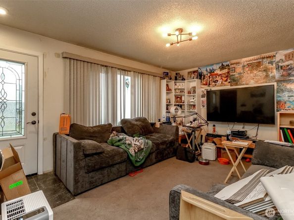 25916 14th Place S, Des Moines WA 98198