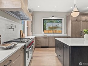 10789 SE 10th Street, Bellevue WA 98004