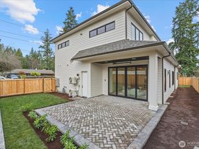 10789 SE 10th Street, Bellevue WA 98004