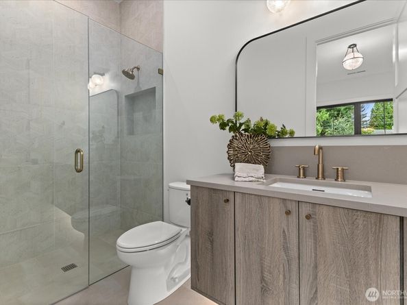 10789 SE 10th Street, Bellevue WA 98004