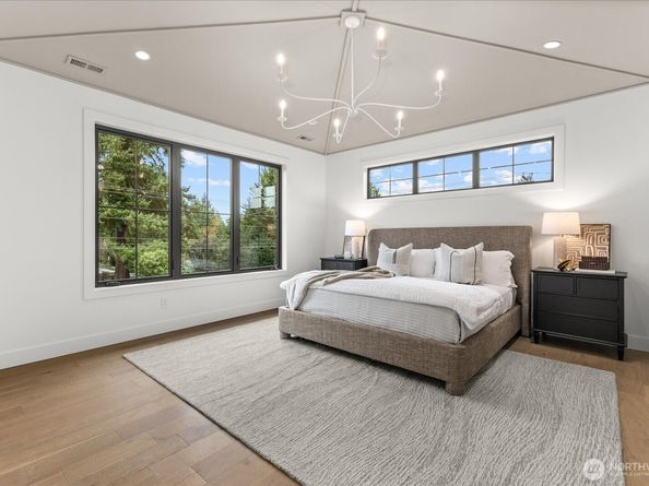 10789 SE 10th Street, Bellevue WA 98004